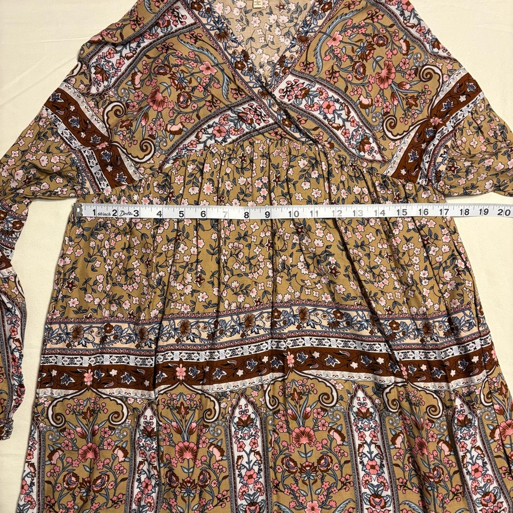 Hayden Tan Paisley Floral Flowy Boho Top V-Neck Long Sleeve Tunic - Picture 2 of 7